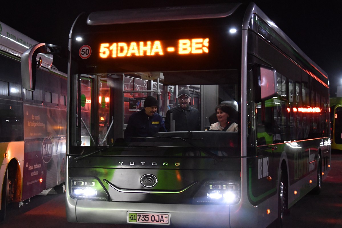 بالصور- نساء يقدن الحافلات في مشهد غير مألوف في أوزبكستان